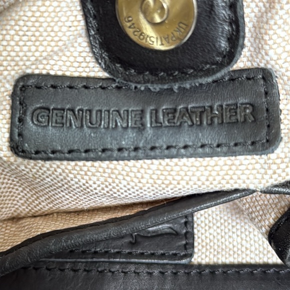 New without tag. Stylish Marta Ponti Black and Cream Women's fringed leather Bag - Picture 6 of 16